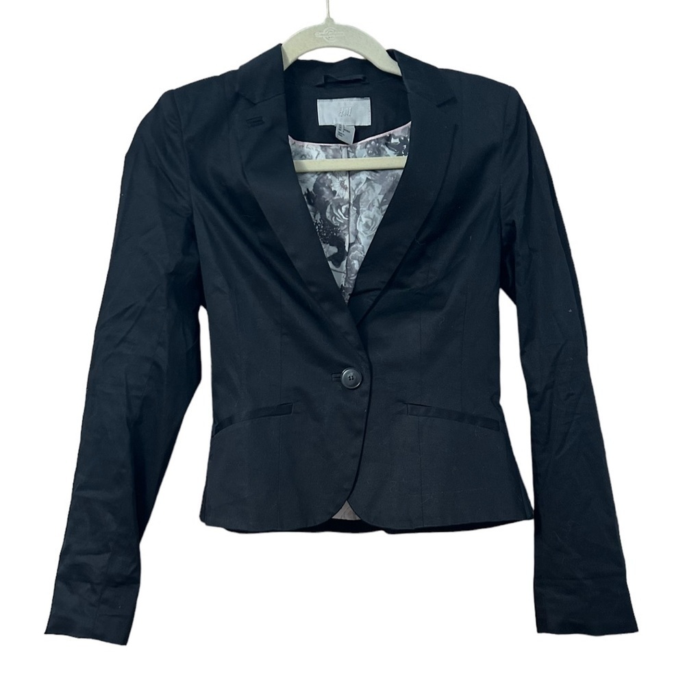 H&M CLASSIC BLACK ONE BUTTON PLEATED BLAZER